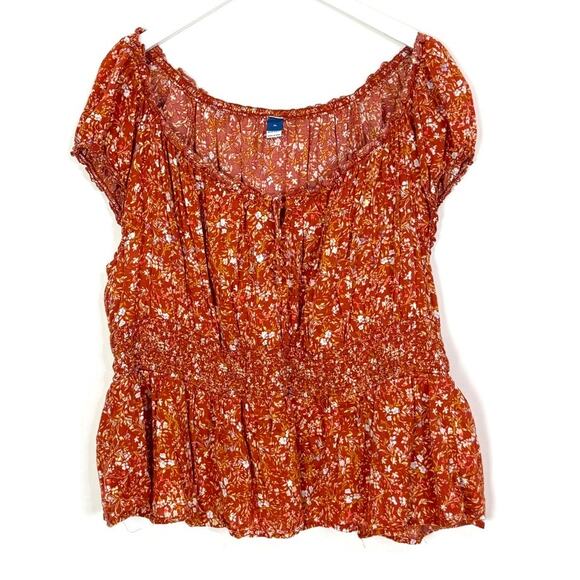 Old Navy Puff-Sleeve Floral-Print Smocked Peplum Blouse - Picture 2 of 6